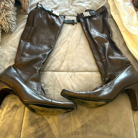 Chanel  Pre-loved classyc 37.5 Chanel Dark brown boots - Picture 1 of 7